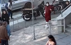 A mulher iraniana Morality se tornou viral depois que ela se despiu para protestar contra o tratamento que recebeu da polícia. Agora um amigo revela o terrível preço que pagou