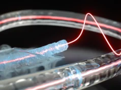 Esta fibra congelada faz com que a luz e o som interajam 1.000 vezes mais fortemente