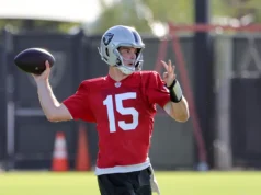 Fernando Mendoza se maravilha com o centro de treinamento dos Raiders, entrada na vida da NFL: ‘Eles têm uma piscina incrível!’