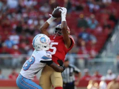 O novato do Niners, WR De’Zhaun Stribling, apresentou-se com 63 jardas na abertura da pré-temporada.