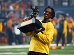 O comandante QB Jayden Daniels agora deseja que a LSU devolva seu Troféu Heisman para outro jogador vestindo o número 5.