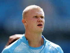 Erling Haaland estreou um novo visual na vitória do Manchester City, cortando seu icônico cabelo comprido