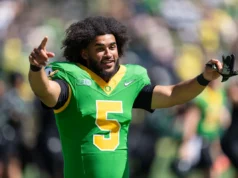 Top 25 do futebol universitário de pré-temporada do Yahoo Sports: o número 1 do Oregon pode continuar a sequência de playoffs do futebol universitário do Big Ten?