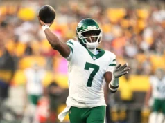 Jets QB Geno Smith recebe a primeira ação da pré-temporada, parece bem em uma corrida solitária que termina com TD