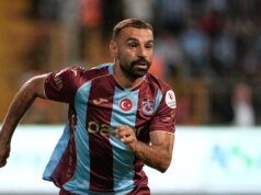 Salah marcou dois gols, dois anulados em sua estreia como titular pelo Trabzonspor