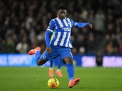 O técnico do Brighton quebra o silêncio sobre a transferência de Carlos Baleba em meio à oferta do Manchester United