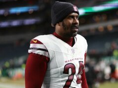 Von Miller está definido para se juntar ao Dallas Cowboys de sua cidade natal depois de concordar com um contrato de 1 ano
