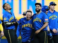 Leo Rivas RBI single em 10º, Mariners venceu Cubs por 6-5