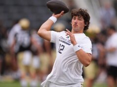 Flórida iniciou a transferência da Georgia Tech, Aaron Philo, como quarterback para a abertura da temporada