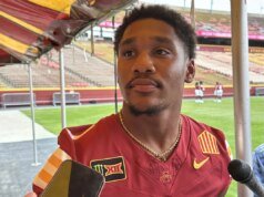 Jimmy Rogers acompanha a maior era do futebol no estado de Iowa e quer evitar o retorno aos velhos tempos