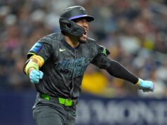 O single RBI de Simpson coroou uma 7ª entrada de 4 corridas enquanto os Rays se recuperavam para vencer os Padres por 7-6.