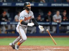 O single de 2 corridas de Beavers leva Orioles à vitória por 6-5 sobre Rays