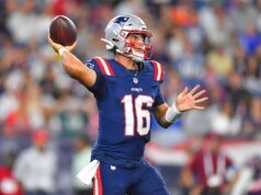 Tommy DeVito lança passe para TD, Ja’Quinden Jackson é levado na ambulância enquanto os Patriots derrotam os Eagles por 24-21