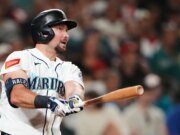 Cal Raleigh acerta 3 home runs enquanto os Mariners vencem a seqüência de 9 vitórias consecutivas de Phillies por 9-2
