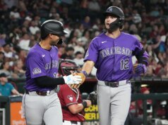 Carrs acertou um home run de 2 corridas antes de sair após a colisão, enquanto os Rockies derrotavam os Diamondbacks para uma vitória por 3-2.