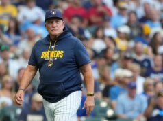 Pat Murphy, dos Brewers, não acha que seu time jogou bem. O histórico de Milwaukee sugere o contrário