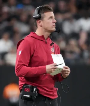 https3A2F2Fmedia.zenfs_.com2Fen2Farizona_cardinals_wire_usa_today_sports_articles_6622F70fcfb1e.webp