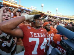 ‘Que bom que fui à igreja’: o técnico do Texas, Steve Sarkisian, feliz com a notícia da lesão de Trevor Goosby