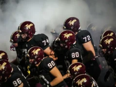 Lake Travis, Vandegrift lidera nossa classificação da Classe 6A enquanto visualizamos o futebol americano da escola central do Texas