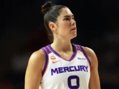 Kelsey Plum fará sua estreia em casa no Mercury no domingo, 16 de agosto?
