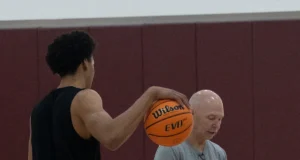 Randy Bennett, do basquete do estado do Arizona, eleito a melhor contratação por seus colegas