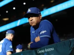 O ex-quarterback da NFL manda um agradecimento a Dave Roberts pelo gesto antes do jogo dos Dodgers