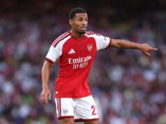 Jovem do Arsenal pronto para saída no verão em meio a ligações com Dortmund, RB Leipzig e AC Milan
