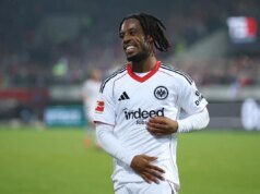 Atacante do Eintracht, Nice pronto para se mover completamente