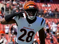 Josh Newton, do Bengals, ainda não está fora da corrida