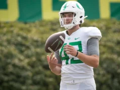 Darren Rizzi explica por que os Broncos têm um segundo snapper longo
