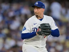 Os Dodgers seguraram os Royals para sua primeira vitória na série em agosto