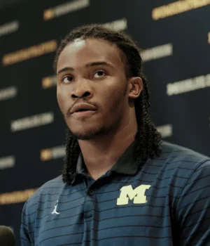 https3A2F2Fmedia.zenfs_.com2Fen2Fdraft_wire_usa_today_sports_articles_1262Fb9690e6535a19ffd72a9.webp