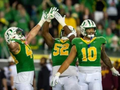 O técnico do Ducks Edge, Kamran Araghi, é reconhecido na lista 247Sports 30 Under 30