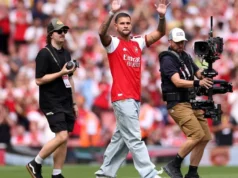 Scholes diz que Guimarães vai melhorar o Arsenal, mas insiste que Tonali, contratação recorde do Spurs, é uma contratação superior neste verão