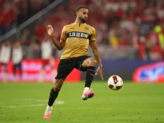 VfB Stuttgart está analisando a oferta do Hull City por Josha Vagnoman