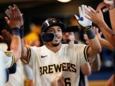 ‘Terminar a temporada’ – fãs da MLB incrédulos após a histórica vitória do Milwaukee Brewers por 22 a 0 sobre o Seattle Mariners