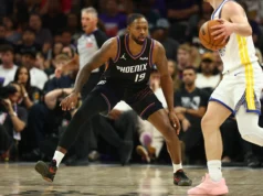 Haywood Highsmith assinará novamente com o Phoenix Suns por um ano