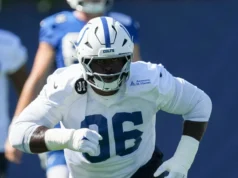 Reivindicou 2 cortes na escalação do Colts para ingressar na nova equipe