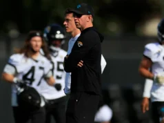Grupo de posição ofensiva do Jaguars com desempenho instável no treino conjunto