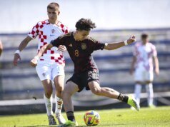 O Napoli está considerando contratar um jogador da próxima geração da Juventus