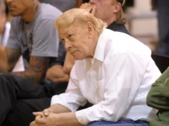 Byron Scott: Dr. Jerry Bass ficaria insatisfeito com a história atual do Lakers