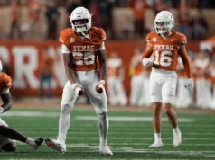 Separe-se do linebacker do Texas Ty’Anthony Smith