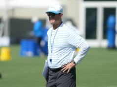 Jim Harbaugh elogiou a abordagem dos Chargers com a aproximação da Semana 1