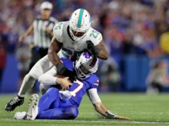 Os Dolphins surpreendentemente cortaram o LB inicial na manhã de domingo