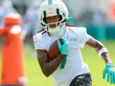 Jeff Hafley explica por que os Dolphins estão no topo da tabela de profundidade para novatos