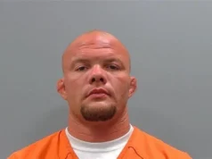 Anthony Smith se declarou inocente das acusações decorrentes de uma prisão recente