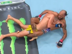 Vídeo do UFC 330: Charles Johnson acerta o Scottish Twister em Eduardo Chapolin