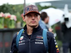 Max Verstappen atira em George Russell por ‘chorar no rádio’ enquanto os fãs gritam