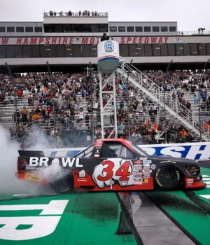 https3A2F2Fmedia.zenfs_.com2Fen2Fmotorsports_wire_articles_9902F7a509ae7aef081ee38018f42dc87113.webp