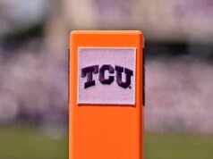 O ex-segurança do TCU Jacob Fields se entregou por acusações de agressão relacionadas ao seu afastamento da equipe